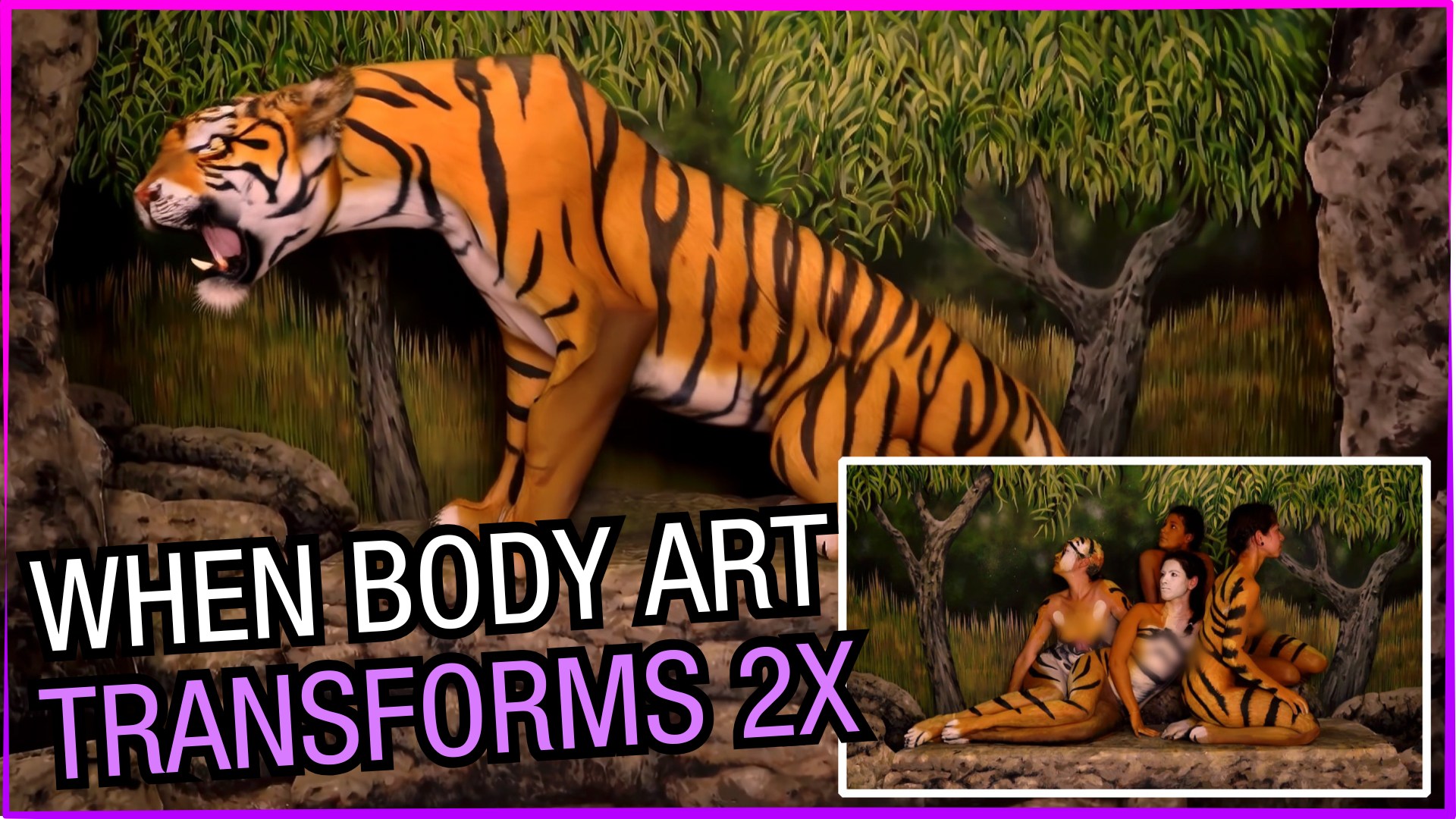 Drei Männer sitzen an einem Esstisch im Freien, lächeln in die Kamera. Vor ihnen stehen Getränke und Teller mit Speisen. Im Hintergrund eine Steinmauer und Grünfläche.